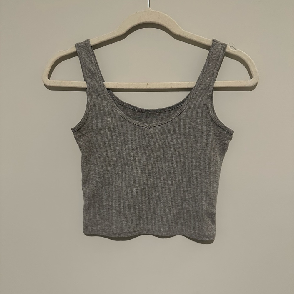 Grey cropped tank
